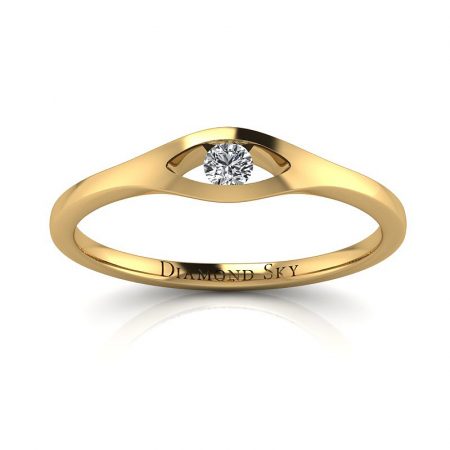 Delikatność kształtu - Pierścionek zaręczynowy z żółtego złota z diamentem