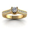 Królewska fantazja - Pierścionek zaręczynowy z żółtego złota z diamentami