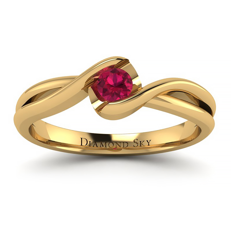 Wieczny styl – pierścionek z żółtego złota z malinowym rubinem