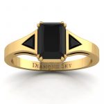 Beauty in black- Pierścionek zaręczynowy z żółtego złota z czarnymi diamentami