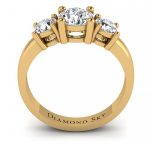 Pierścionek-zaręczynowy-Diamond-Sky-z-żółtego-złota-z-brylantami-Trzy-klejnoty