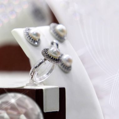 Jak wyczyścić srebrną biżuterię?