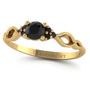 Fantazja formy - Pierścionek zaręczynowy z żółtego złota z czarnymi diamentami