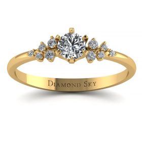 Poranna rosa - pierścionek zaręczynowy, żółte złoto z diamentami