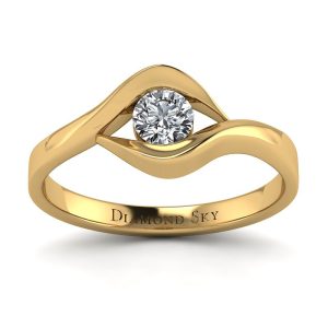 Diamentowy świt – Pierścionek zaręczynowy z żółtego złota z diamentem 0,25 ct