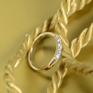 obraczki-2026 Najmodniejsze obrączki ślubne - trendy i inspiracje na 2026