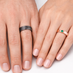 Obraczki-slubne-czarne-rozowe-złoto-szmaragd-mat-papier