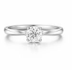 Rzeźbiona Klasyka - Pierścionek z białego złota z diamentami