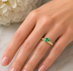 pierscionek-zareczynowy-szmaragd-diamenty-zolte-zloto-585-front