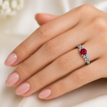 pierscionek-zareczynowy-biale-zloto-585-rubin-diamenty-na-front-diamond-sky