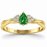 pierscionek-zareczynowy-tsavoryt-lezka-diamenty-zolte-zloto-585-subtelna-harmonia-diamond-sky