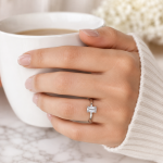 pierscionek-zareczynowy-platyna-diament-szlif-szmaragdowy-the-magic-of-love-diamond-sky
